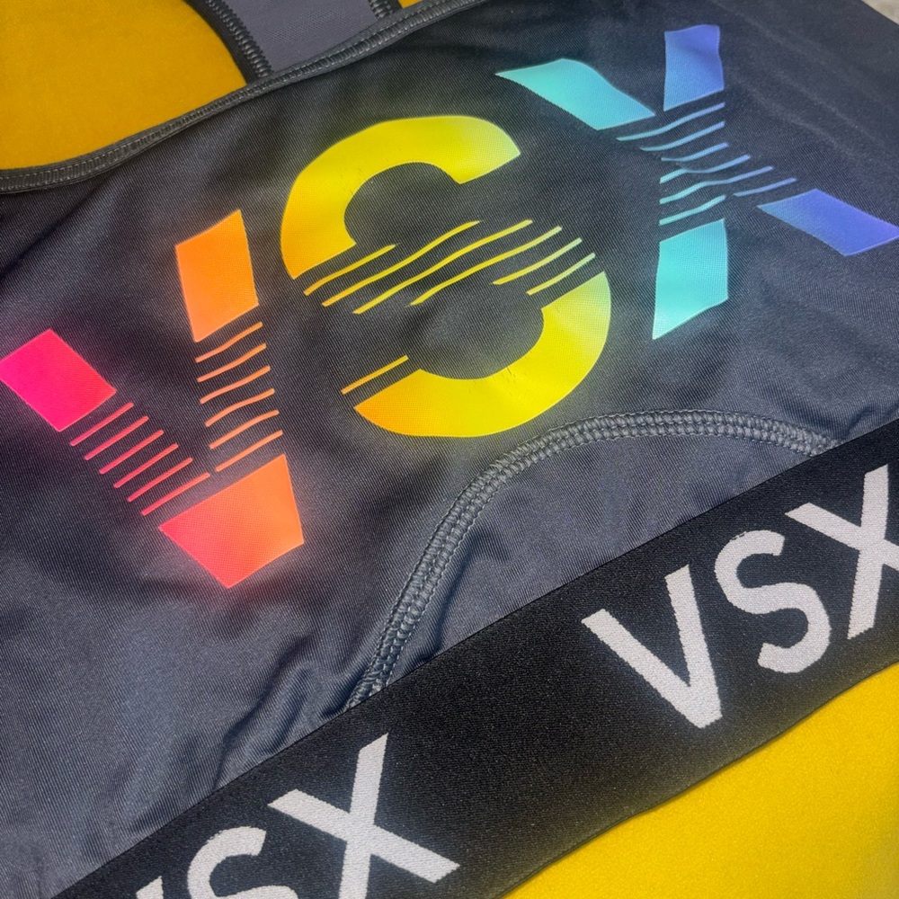 Victoria’s Secret VSX Gray Sports Bra Rainbow Logo Racerback Medium Gym Athletic - Picture 6 of 6